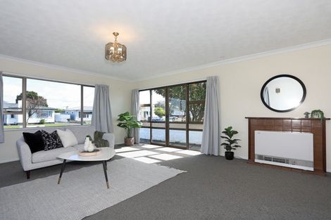 Photo of property in 19 Churchill Avenue, Feilding, 4702