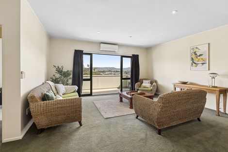 Photo of property in 6 Mitika Way, Strathmore Park, Wellington, 6022