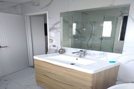 Photo of property in 148a Hutchinsons Road, Bucklands Beach, Auckland, 2014