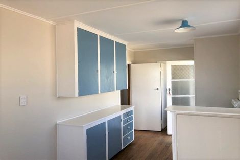 Photo of property in 14 Omori Place, Castlecliff, Whanganui, 4501