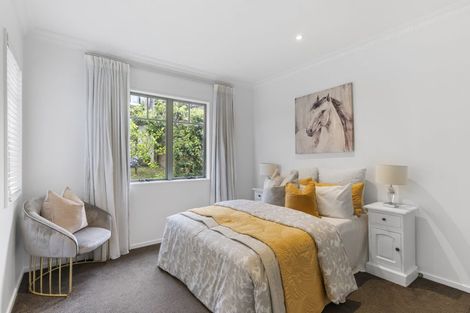 Photo of property in 30 Mandeville Place, Unsworth Heights, Auckland, 0632