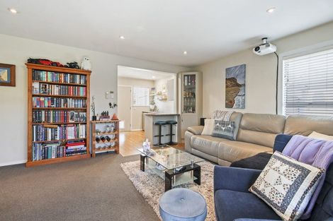 Photo of property in 2/500 Harewood Road, Harewood, Christchurch, 8051