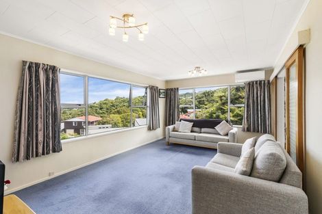 Photo of property in 13 Hibiscus Grove, Maungaraki, Lower Hutt, 5010