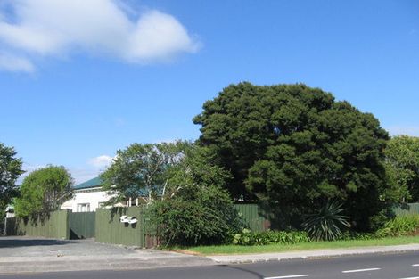 Photo of property in 1/160 Mokoia Road, Chatswood, Auckland, 0626