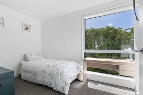 Photo of property in 15 Wadestown Road, Wadestown, Wellington, 6012