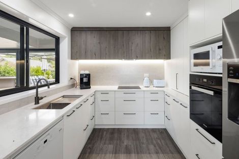 Photo of property in 6 Limousin Place, Grandview Heights, Hamilton, 3200