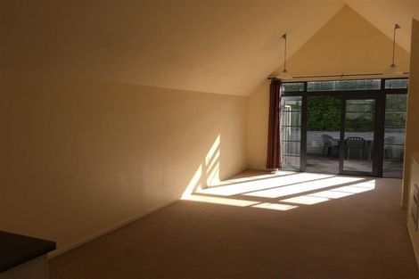 Photo of property in Pirie Street Townhouses, 22/35 Pirie Street, Mount Victoria, Wellington, 6011