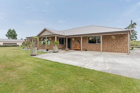 Photo of property in 32 Arthur Road, Paraite, New Plymouth, 4373