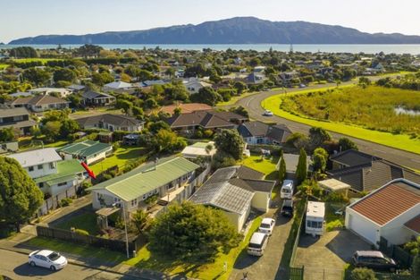 Photo of property in 13 Rangiatea Street, Paraparaumu Beach, Paraparaumu, 5032