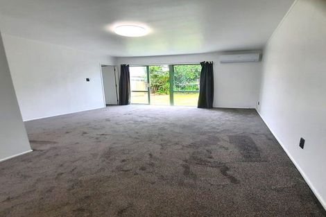 Photo of property in 2/27 Mon Desir Place, Manurewa, Auckland, 2102