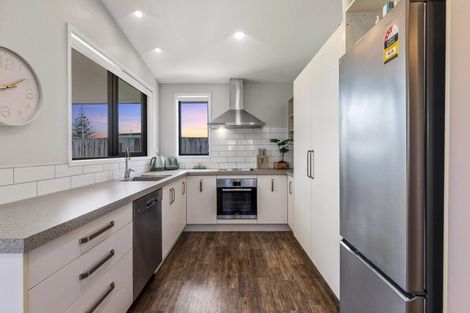 Photo of property in 15 Coprosma Close, Papamoa Beach, Papamoa, 3118