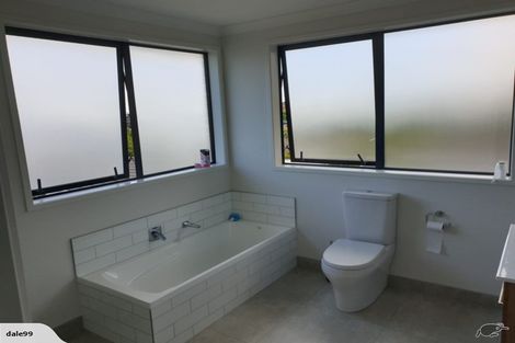 Photo of property in 38 Cockayne Crescent, Sunnynook, Auckland, 0620