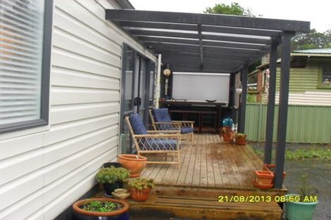 Photo of property in 11 Sandys Parade, Laingholm, Auckland, 0604