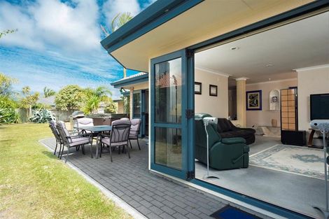 Photo of property in 11 Fahey Avenue, Mount Maunganui, 3116