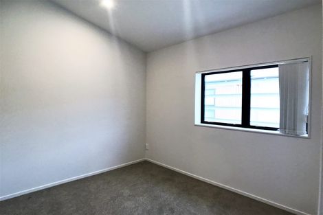 Photo of property in 2/10 Silver Moon Road, Albany Heights, Auckland, 0632