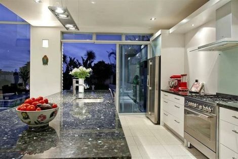 Photo of property in 7 Rangi Avenue, Schnapper Rock, Auckland, 0632