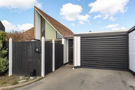 Photo of property in 43n Waimairi Road, Upper Riccarton, Christchurch, 8041