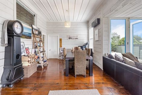 Photo of property in 2 Collingwood Road, Waiuku, 2123