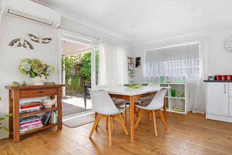 Photo of property in 30a Marvon Downs Avenue, Pakuranga Heights, Auckland, 2010