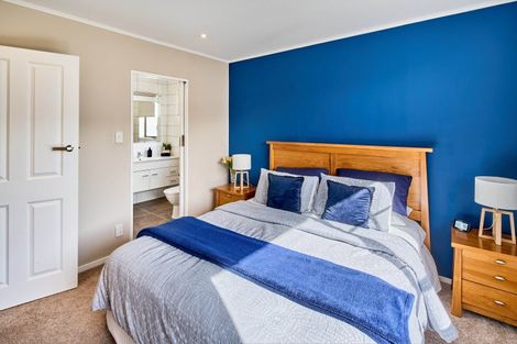 Photo of property in 8 Balliol Drive, Tawa, Wellington, 5028