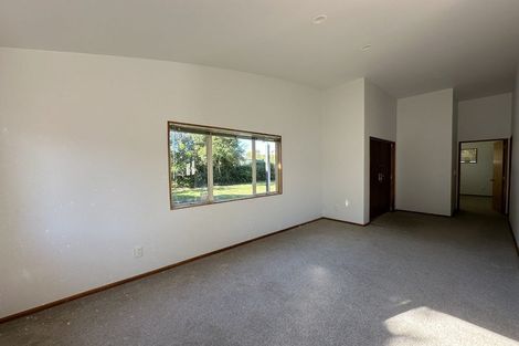 Photo of property in 1070 Beach Road, Torbay, Auckland, 0630