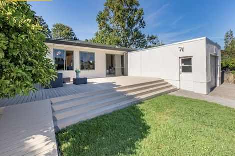 Photo of property in 90a Godley Road, Green Bay, Auckland, 0604