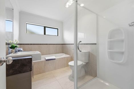 Photo of property in 4 Beros Place, Flat Bush, Auckland, 2016