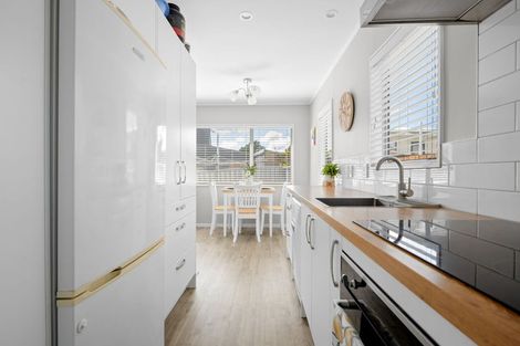 Photo of property in 8c Huia Avenue, Forest Lake, Hamilton, 3200