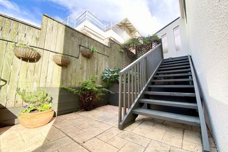 Photo of property in 16j Hobson Street, Thorndon, Wellington, 6011