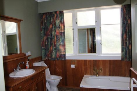 Photo of property in 4 Hillside Terrace, Saint Johns Hill, Whanganui, 4500