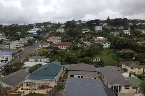 Photo of property in 8 Kopiko Way, Brooklyn, Wellington, 6021