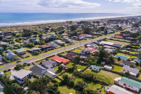 Photo of property in 76 Park Avenue, Waitarere Beach, Levin, 5510
