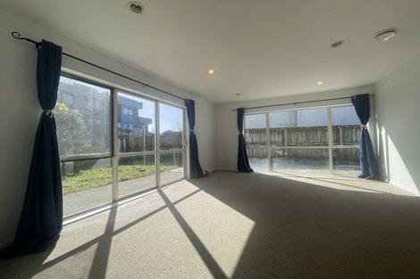 Photo of property in 7 Merlot Way, Te Atatu South, Auckland, 0610
