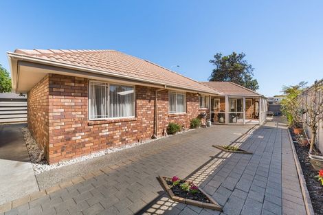 Photo of property in 12/358 College Street, West End, Palmerston North, 4410