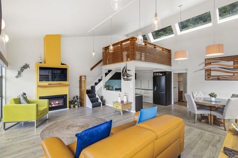 Photo of property in 118 Breaker Bay Road, Breaker Bay, Wellington, 6022