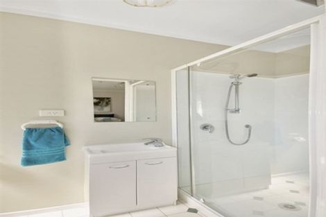 Photo of property in 9c John F Kennedy Place, Glen Eden, Auckland, 0602