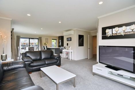 Photo of property in 3 Orewa Close, Parklands, Christchurch, 8083