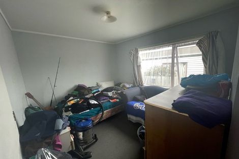 Photo of property in 2/21 Solveig Place, Randwick Park, Auckland, 2105