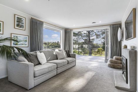 Photo of property in 58 Cobham Crescent, Kelston, Auckland, 0602