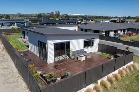 Photo of property in 28 Burnby Drive, Te Anau, 9679