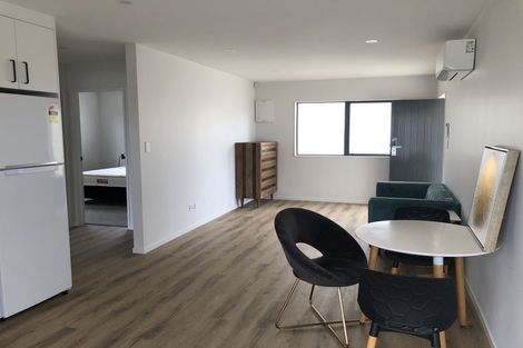 Photo of property in 8 Keating Rise, Northcross, Auckland, 0632