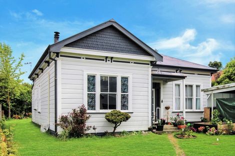 Photo of property in 15 Cadman Street, Dannevirke, 4930