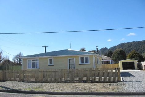 Photo of property in 27 Peel Street, Cobden, Greymouth, 7802