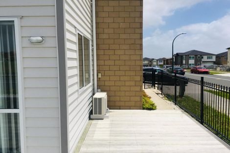 Photo of property in 75 Rosewell Crescent, Flat Bush, Auckland, 2019