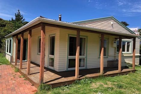 Photo of property in 160 Newlands Road, Newlands, Wellington, 6037