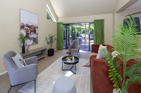 Photo of property in 2 Pukatea Close, Raumati Beach, Paraparaumu, 5032