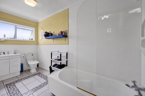 Photo of property in 137 Waihi Road, Hawera, 4610