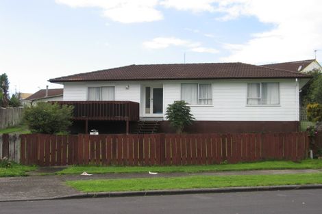 Photo of property in 18 Tomintoul Place, Highland Park, Auckland, 2010