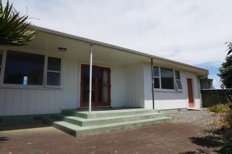 Photo of property in 6 Eruini Street, Waikanae Beach, Waikanae, 5036