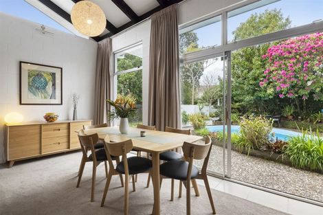 Photo of property in 23 Gordon Avenue, Forrest Hill, Auckland, 0620